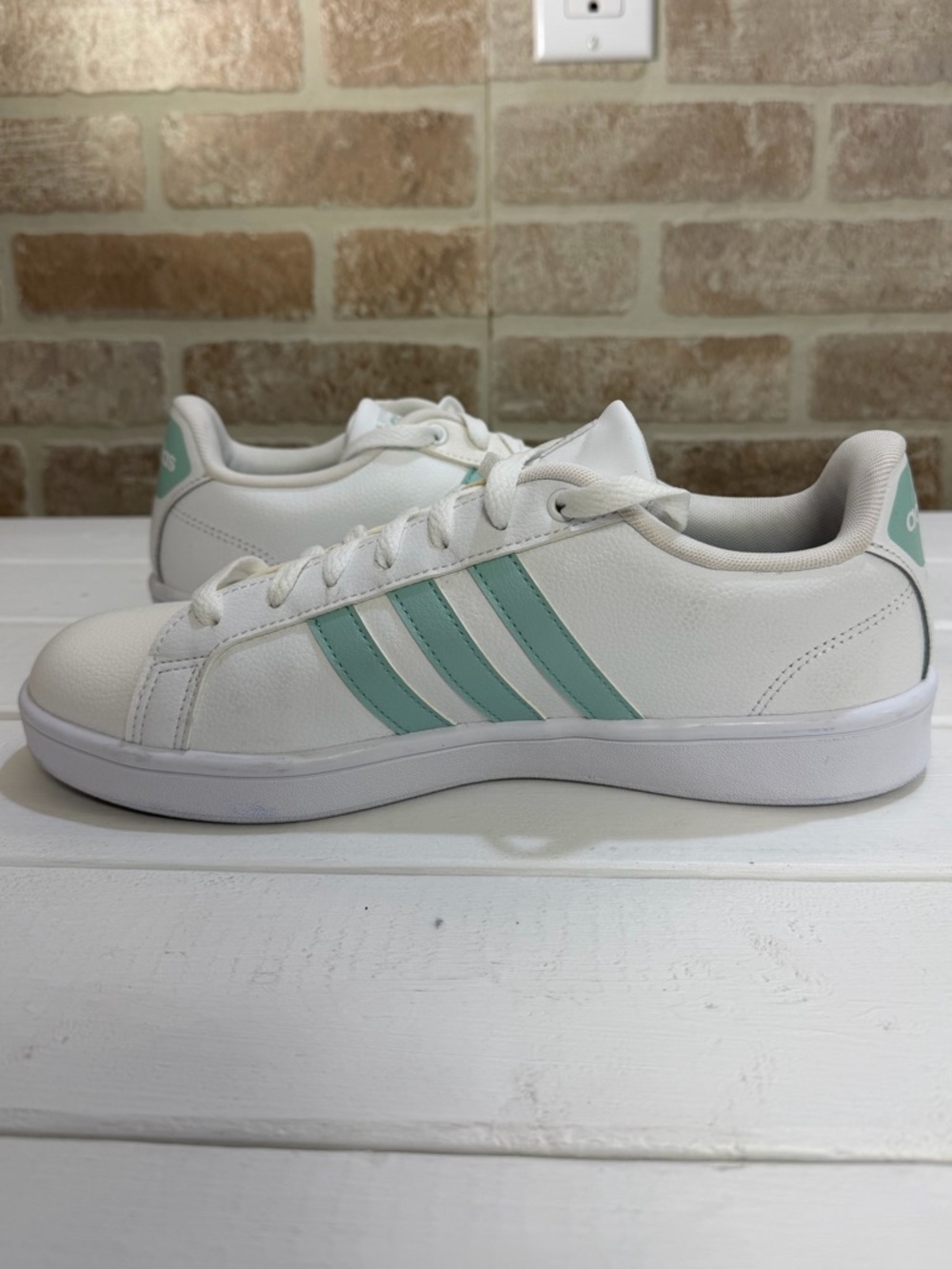Adidas Cloudfoam White Mint Green Stripe Sneakers Women’s Size 10 Casual Shoes - Picture 5 of 12